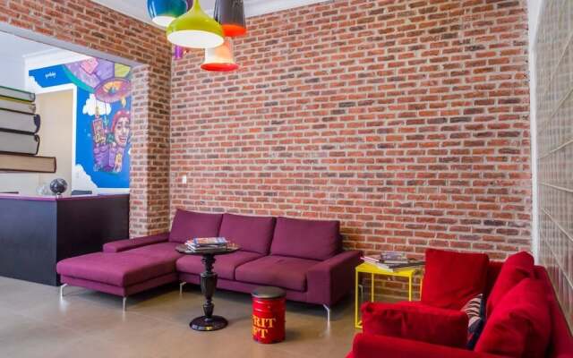 Tomo Hostel