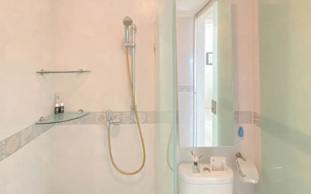 Strategic And Homey 2Br At Grand Palace Kemayoran Apartment