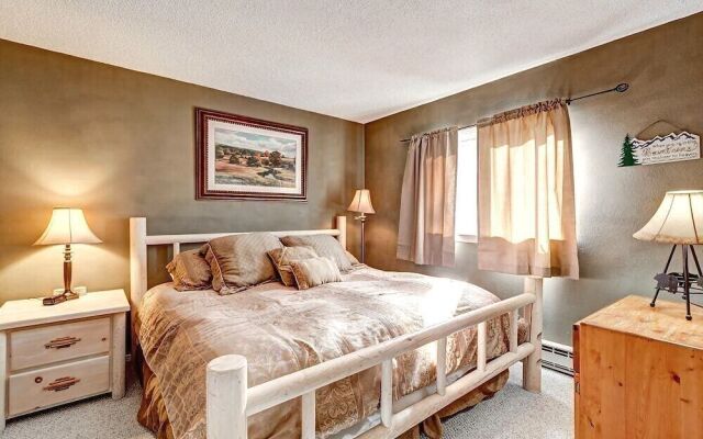 Ski-In/Ski-Out Breckenridge Condo by RedAwning