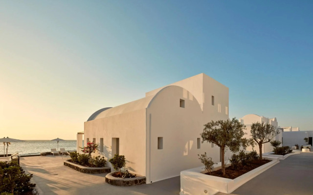 Costa Grand Resort & Spa