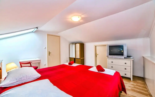 Apartments Paliaga