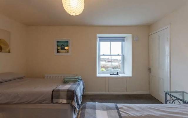 Cosy Cottage Next to the Shoreline in Cellardyke