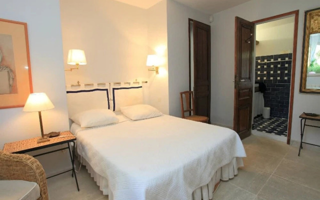 Provencal Villa in the Heart of the Luberon Scrubland