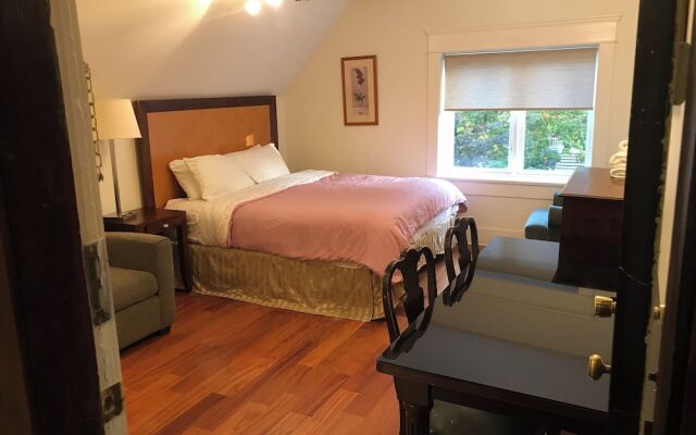 West Broadway guesthouse