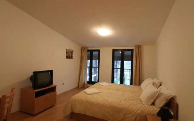 Studio New Estate in Aspen Valley