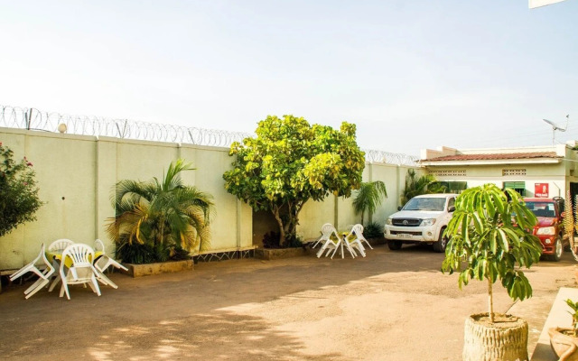 Hilltop Annex Hotel