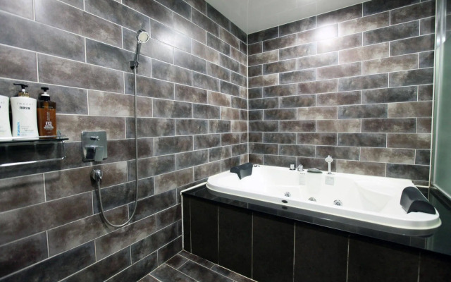 Brown Dot Hotel Sasang Renecite