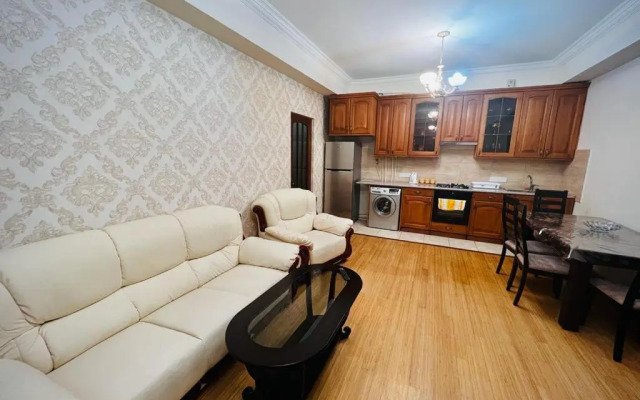 New Luxury 2 Bedroom + Balcony By Republic Square