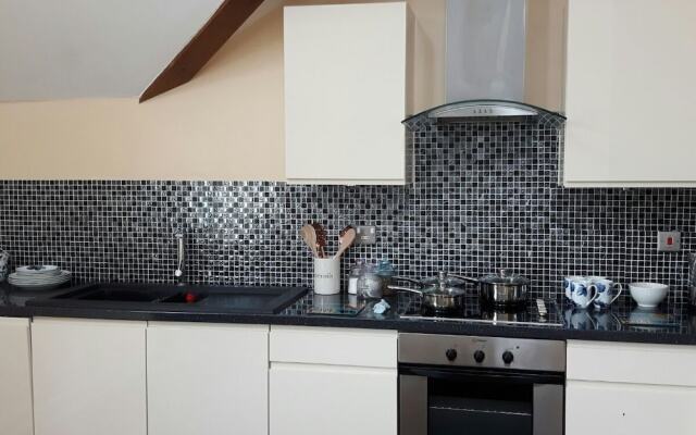 Ashgrove Court Penthouse's by Cardiff Holiday Homes