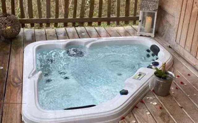 D'emilion de Sens (Adults Only)