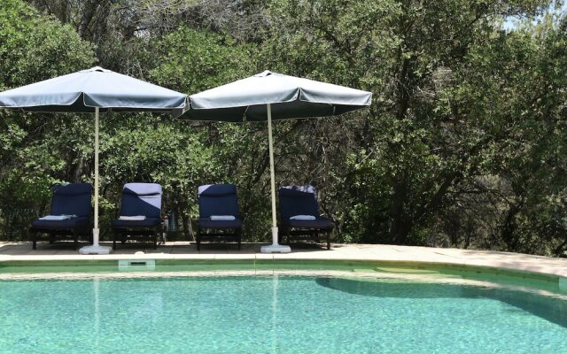 Charming Villa in Lauris South of France with Private Pool