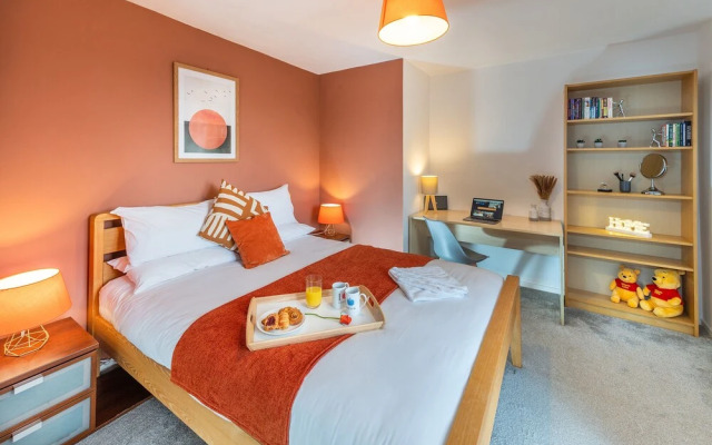 Charming 2-bed Apartment in Windsor - Free Parking