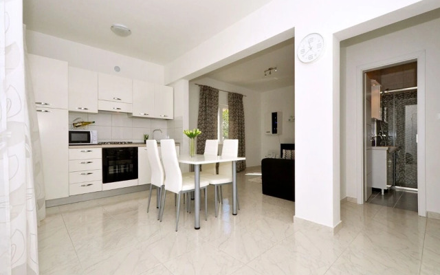 Pazanin - 20m From the Beach - H