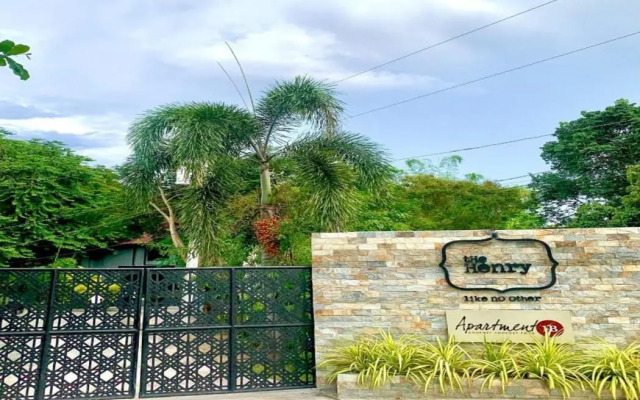 The Henry Resort Taramindu Laiya