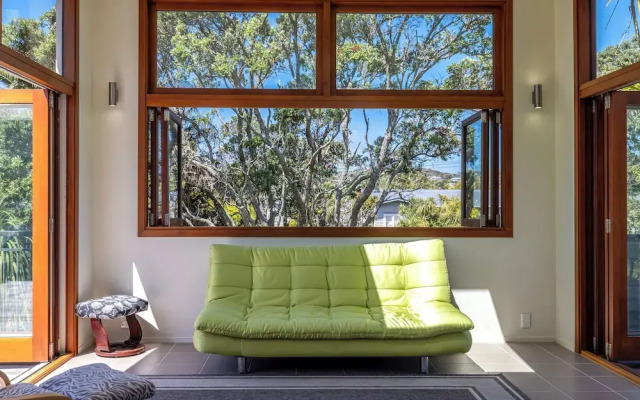 Tikirau Bay Views in Oneroa