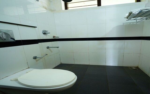 OYO 10637 Hotel Chandana Residency
