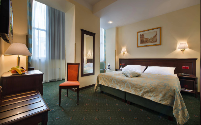 EA Hotel Downtown