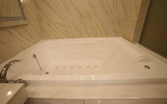 Hotel Cello Guri