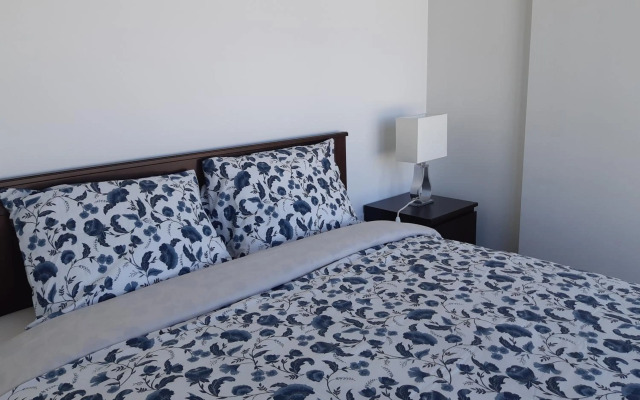 Cozy Skyline Entire Condo in Downtown, Across MTS