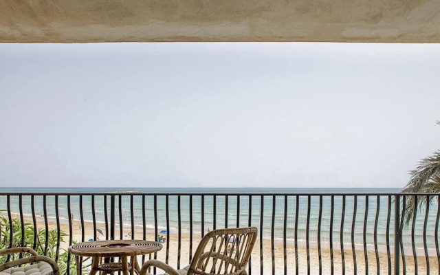 Seafront Terrace in Donnalucata by Wonderful Italy