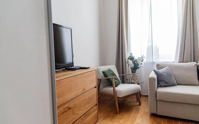 King Bed Home with Smart Tv, Perfect for groups of 4 - Hotel in Vienna - Photo 3