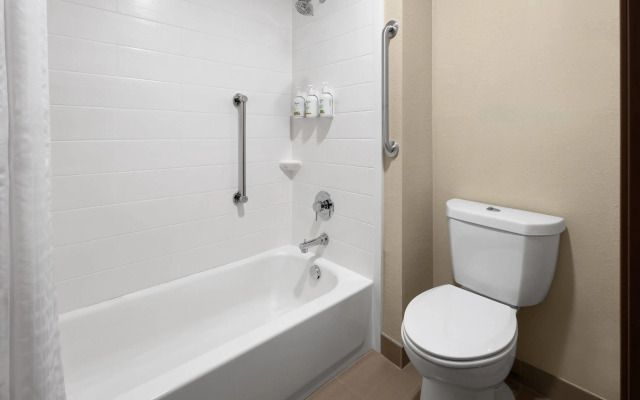 Wingate by Wyndham Grove City