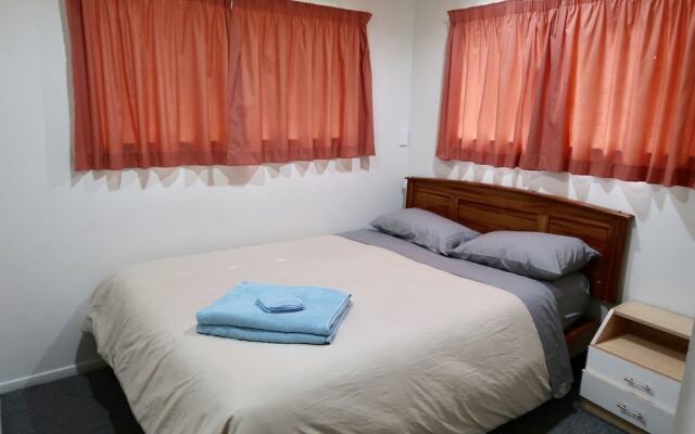 Arent Serviced House 82A Richardson Road