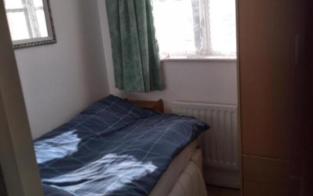1 Double room with shared bathroom