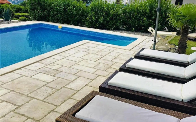 My-Summerlodge-Lemon