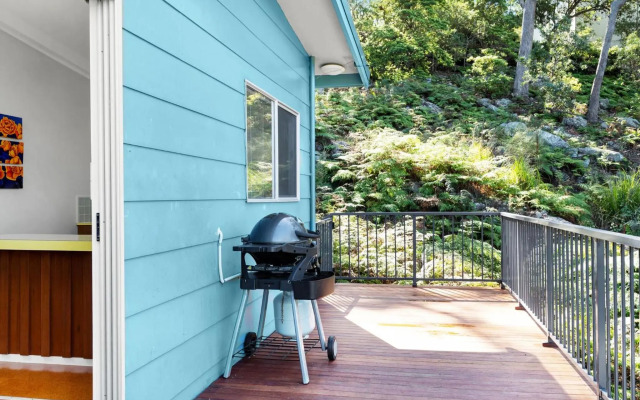 SUMMERDAZE Hyams Beach 4pm check out Sundays except Peak season