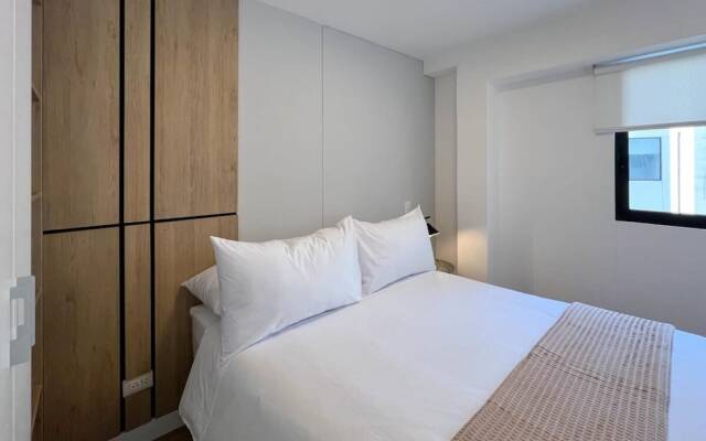 w Phenomenal 2BR With Balcony in San Isidro