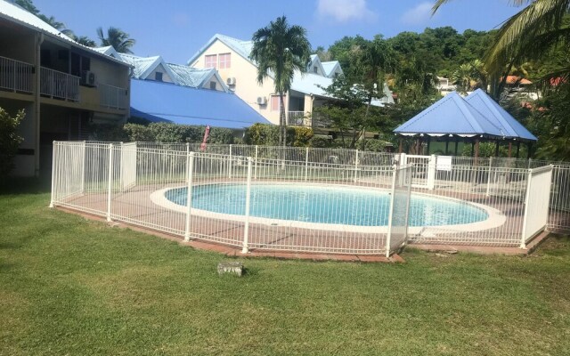 Studio In Sainte Anne With Shared Pool And Furnished Garden 500 M From The Beach