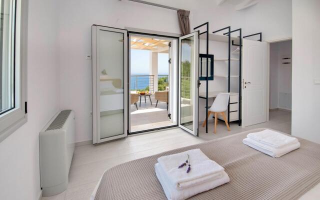 Tania Villa - Elegant 4 BR Villa With Private Pool