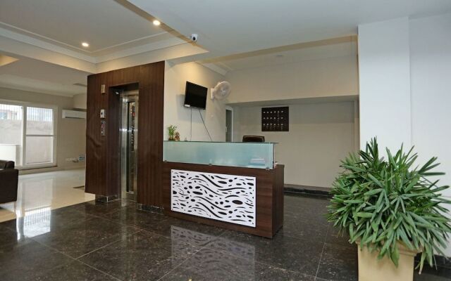 Capital O 17150 Hotel Silver Royal