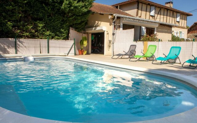 Villa de 4 chambres avec piscine privee jardin amenage et wifi a Courrensan