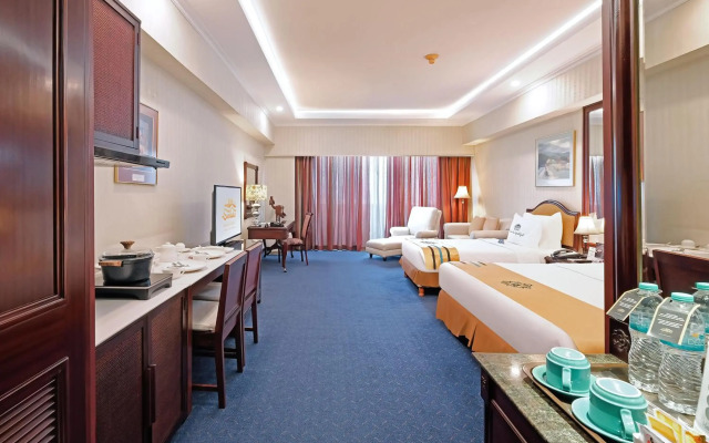 Sunlake Waterfront Resort and Convention