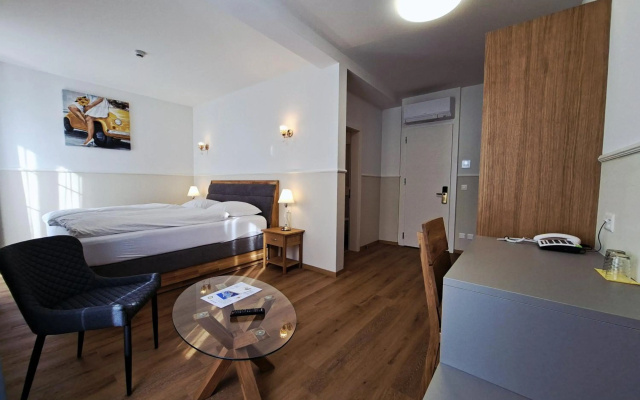 Central Continental Hotel – Guest Rooms – Unterseen