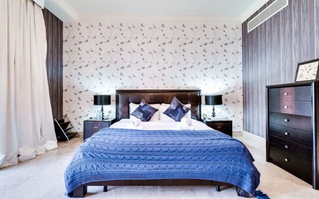 Fairmont North Luxury 2 BR Apt Palm