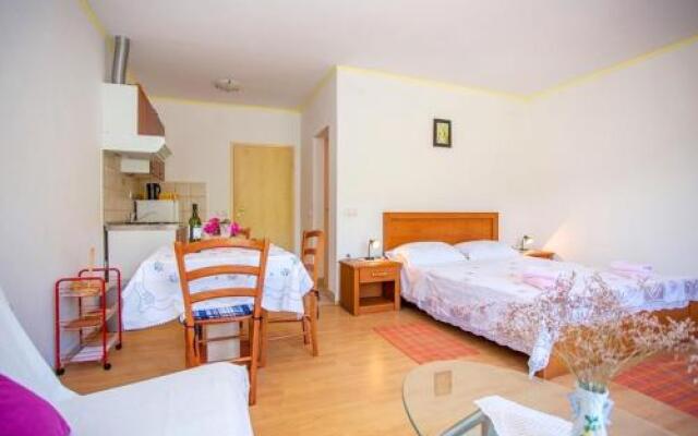 Apartment Varezic