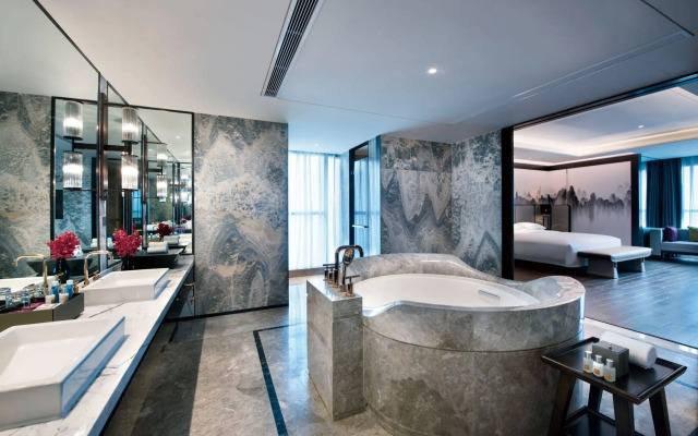 Crowne Plaza Baoji City Center