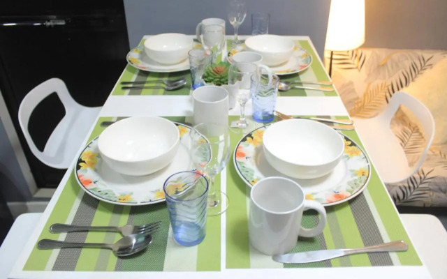A2J BGC Luxury 2BR Loft Near Burgos Circle, Malls