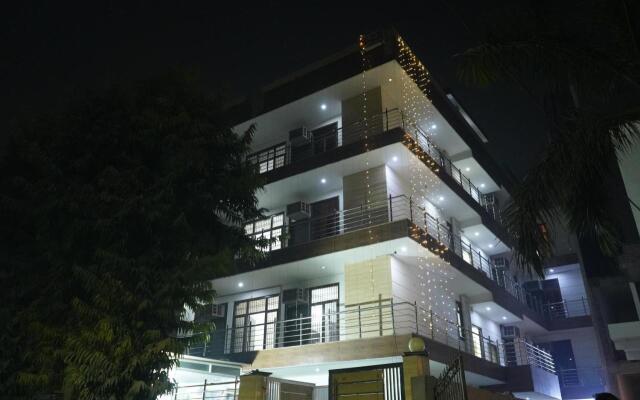 OYO 37169 Hotel Quadis