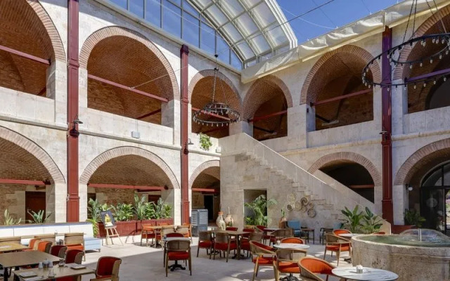 Silk Road Museum Hotel