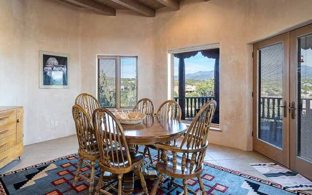 Dorthia Garden Retreat & Views