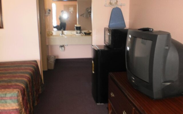 Executive Inn & Suites - Covington