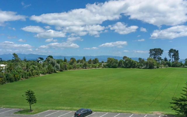 Tahunanui Oceanview Apartment