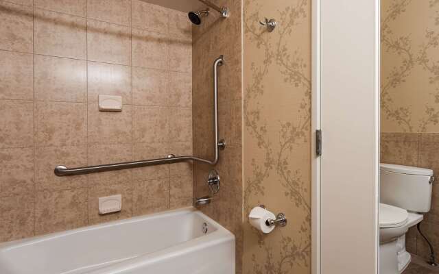 Best Western Plus Silver Saddle Inn