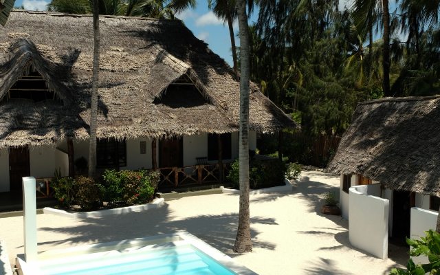 Makuti Beach Bungalows