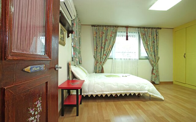 Ganghwado Helgi House Pension