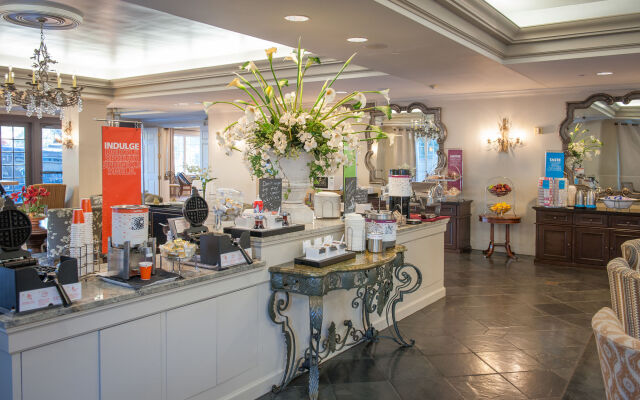 Hampton Inn New Orleans-St. Charles Ave./Garden District